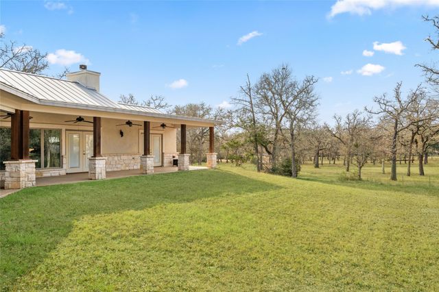 145 State Loop 92, La Grange, TX 78945