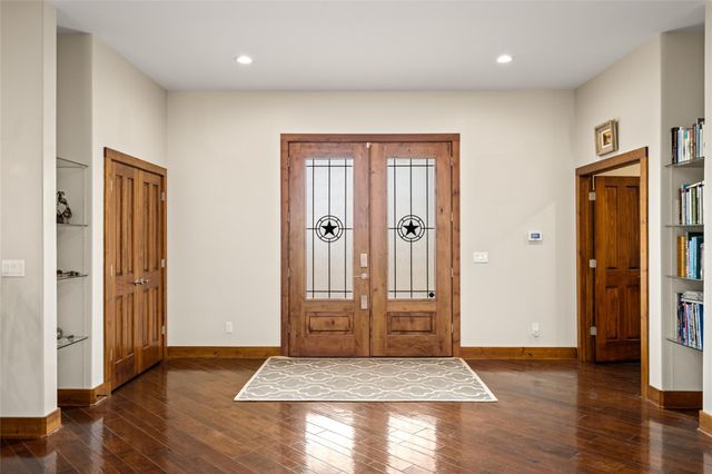 145 State Loop 92, La Grange, TX 78945