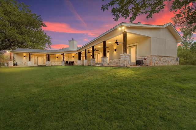 145 State Loop 92, La Grange, TX 78945