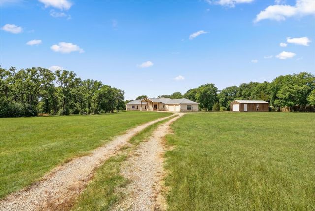 145 State Loop 92, La Grange, TX 78945