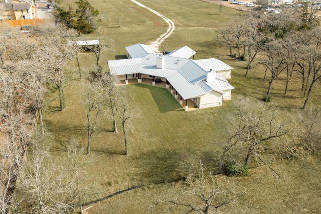 145 State Loop 92, La Grange, TX 78945
