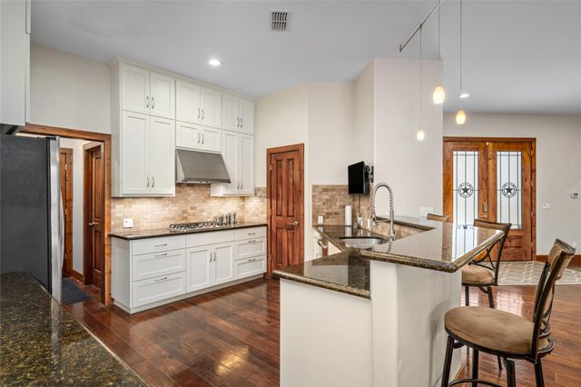 145 State Loop 92, La Grange, TX 78945