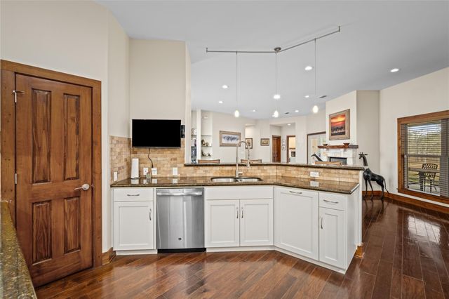 145 State Loop 92, La Grange, TX 78945