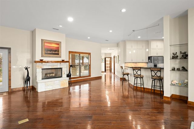 145 State Loop 92, La Grange, TX 78945