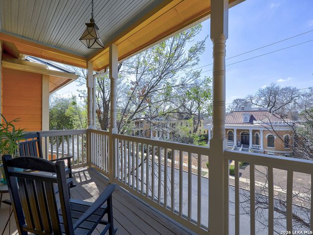 400 E Guenther St Unit 2202, San Antonio, TX 78210