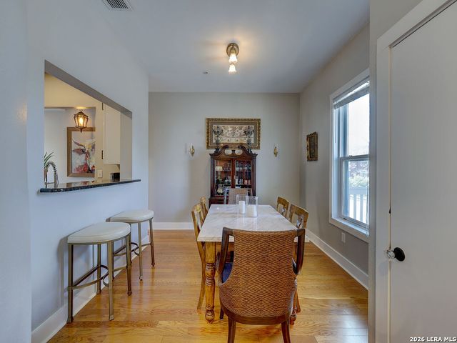 400 E Guenther St Unit 2202, San Antonio, TX 78210