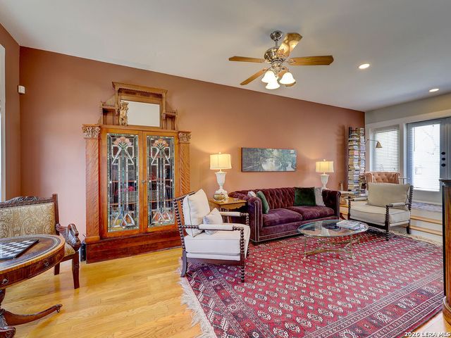 400 E Guenther St Unit 2202, San Antonio, TX 78210