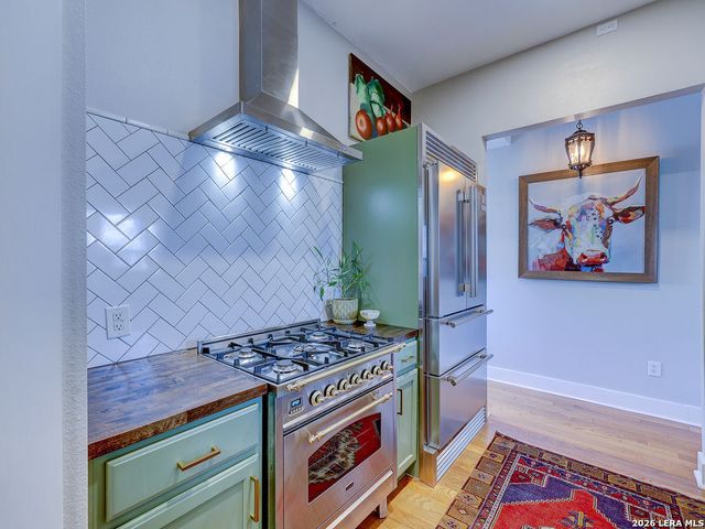 400 E Guenther St Unit 2202, San Antonio, TX 78210