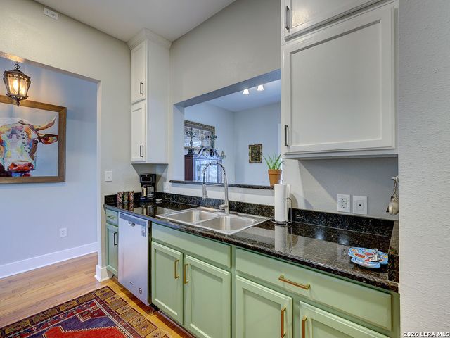 400 E Guenther St Unit 2202, San Antonio, TX 78210