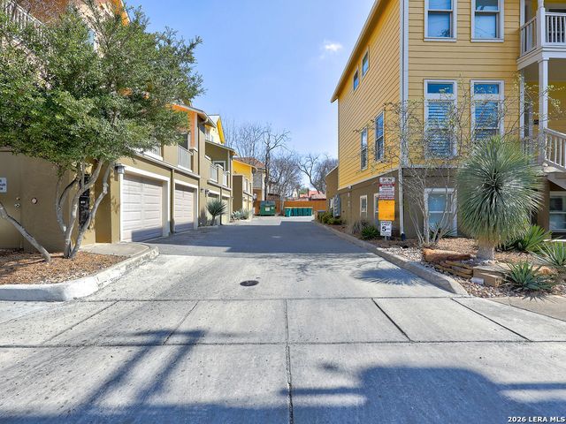 400 E Guenther St Unit 2202, San Antonio, TX 78210