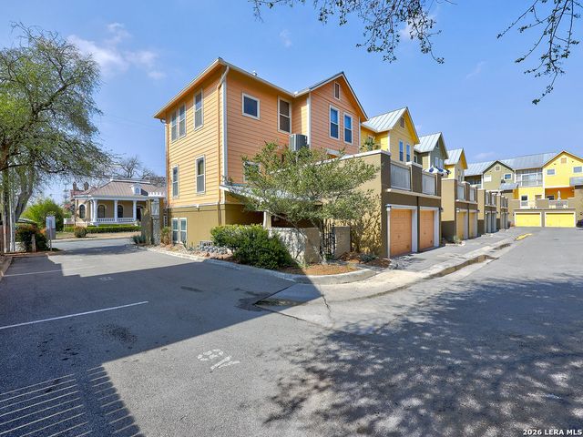 400 E Guenther St Unit 2202, San Antonio, TX 78210