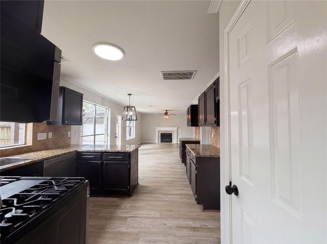 4012 Cedarwood Drive, Pearland, TX 77584