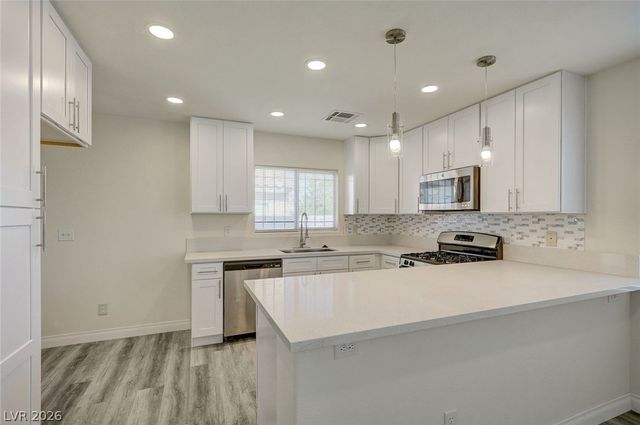 4004 Emerald Wood Street, Las Vegas, NV 89115