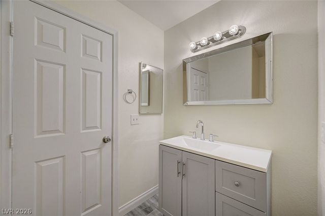 4004 Emerald Wood Street, Las Vegas, NV 89115