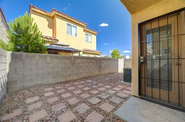 4004 Emerald Wood Street, Las Vegas, NV 89115