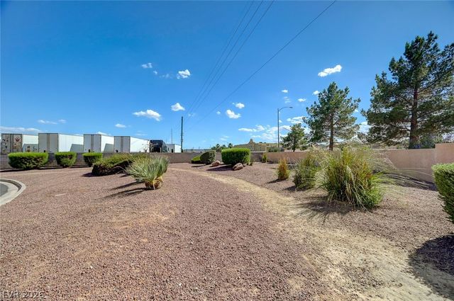 4004 Emerald Wood Street, Las Vegas, NV 89115