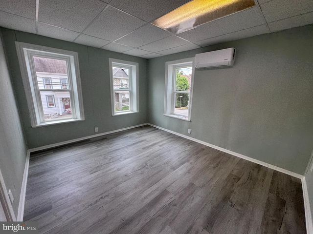 35 W MAIN ST, Newmanstown, PA 17073