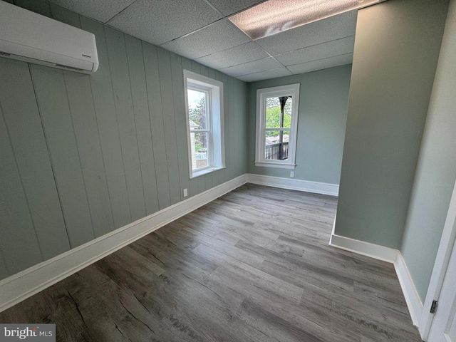 35 W MAIN ST, Newmanstown, PA 17073