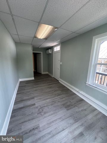 35 W MAIN ST, Newmanstown, PA 17073