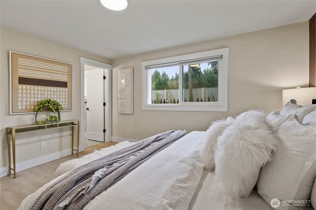 5526 114th Ave NE, Kirkland, WA 98033