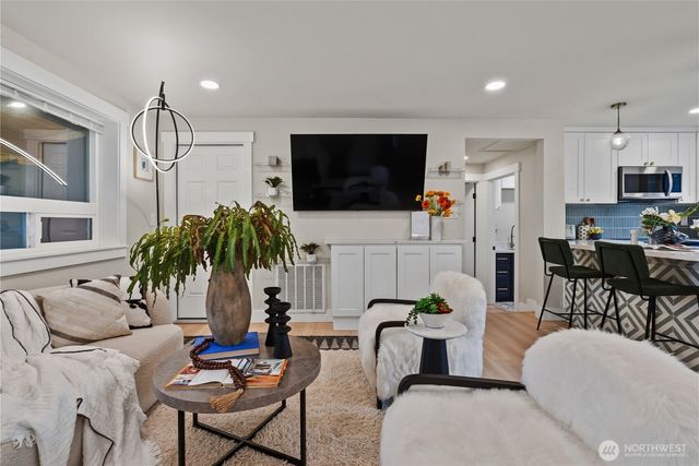 5526 114th Ave NE, Kirkland, WA 98033