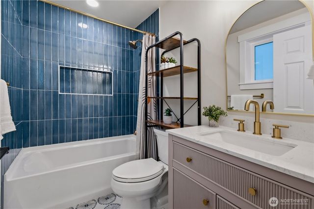 5526 114th Ave NE, Kirkland, WA 98033