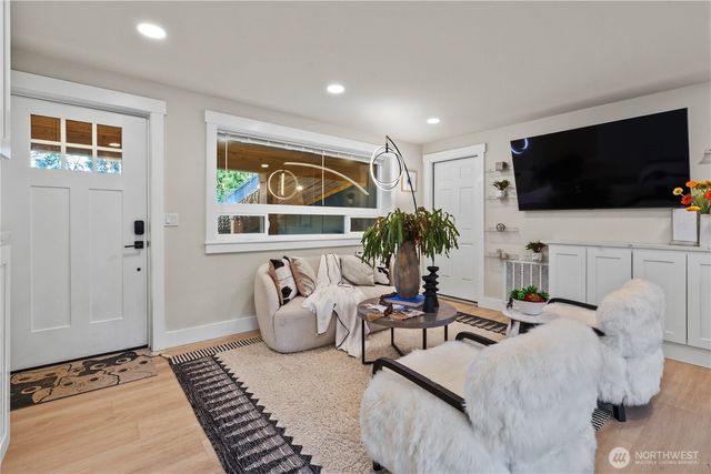 5526 114th Ave NE, Kirkland, WA 98033