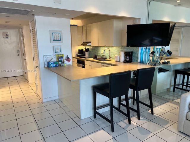 100 Lincoln Road 1637, Miami Beach, FL 33139