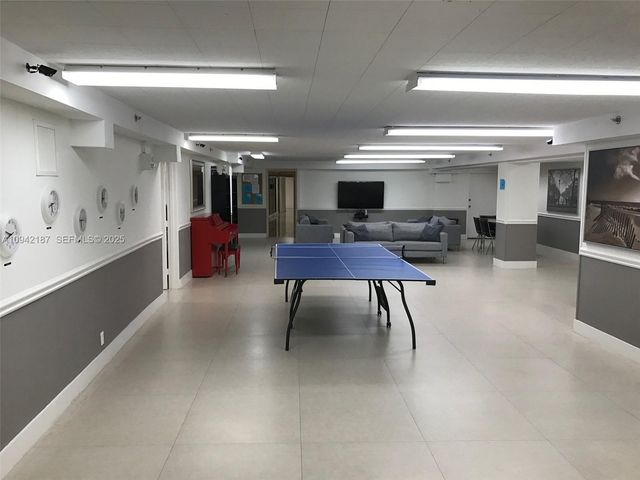 100 Lincoln Road 1637, Miami Beach, FL 33139