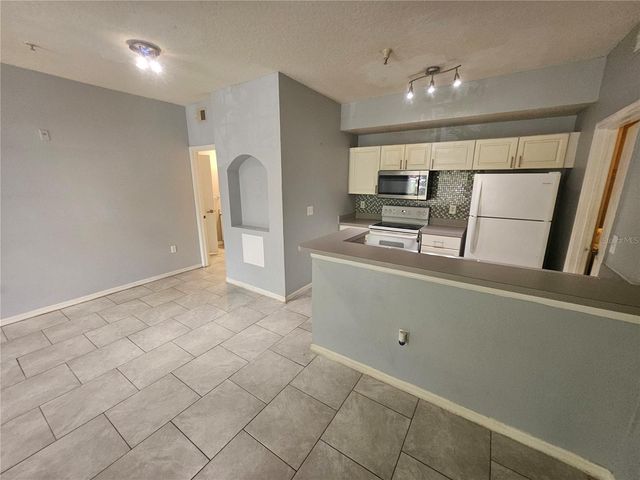 5512 METROWEST BOULEVARD 12-109, Orlando, FL 32811
