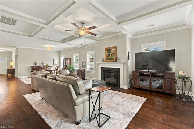 1009 Beechcrest Drive, Kernersville, NC 27284
