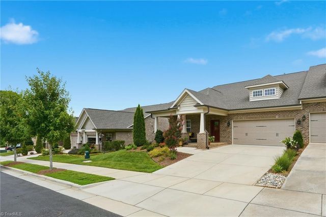 1009 Beechcrest Drive, Kernersville, NC 27284