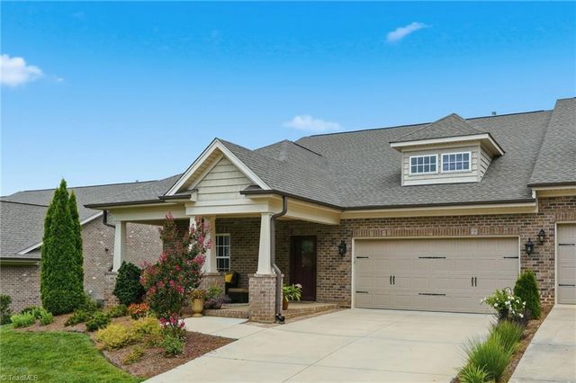 1009 Beechcrest Drive, Kernersville, NC 27284