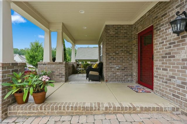 1009 Beechcrest Drive, Kernersville, NC 27284