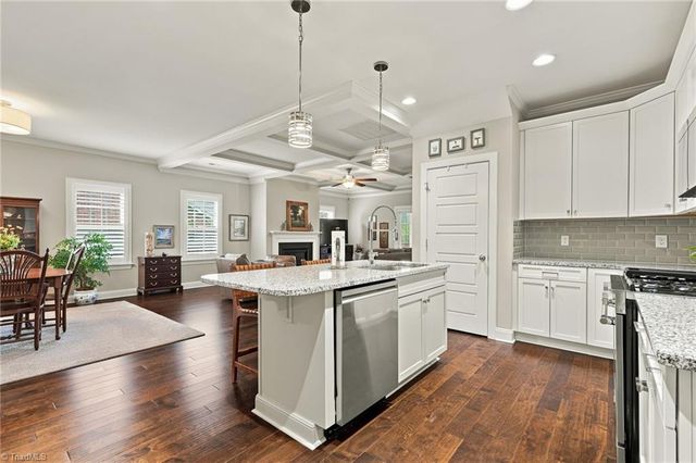 1009 Beechcrest Drive, Kernersville, NC 27284