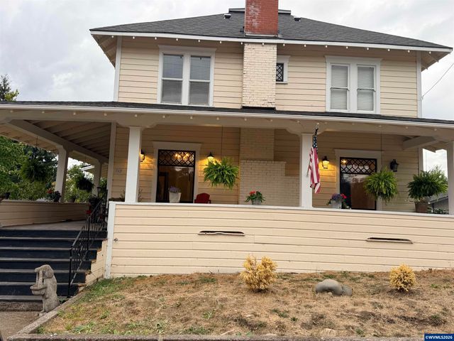 329 S 1st Av, Mill City, OR 97360