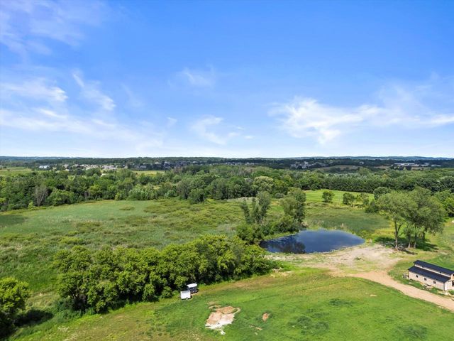 S53W26764 Gemstone COURT, Waukesha, WI 53189