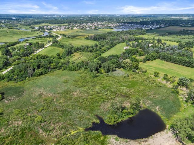 S53W26764 Gemstone COURT, Waukesha, WI 53189