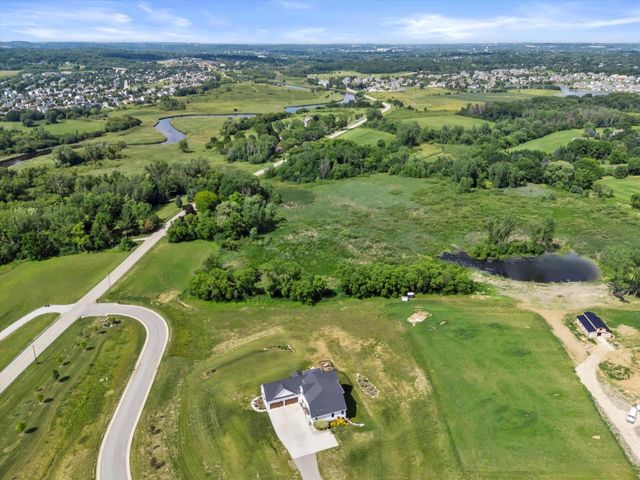 S53W26764 Gemstone COURT, Waukesha, WI 53189