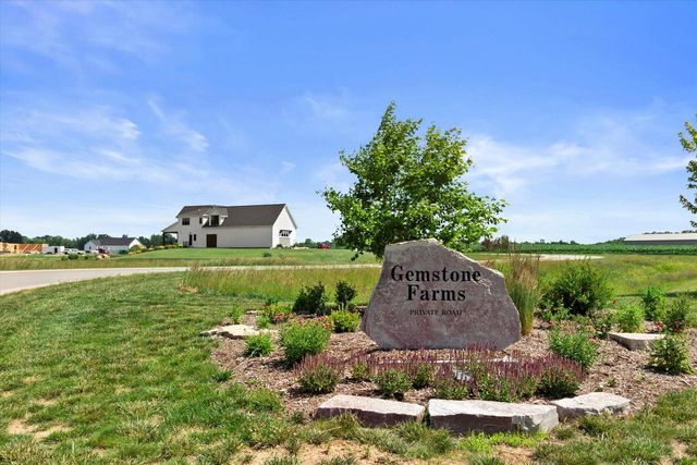 S53W26764 Gemstone COURT, Waukesha, WI 53189