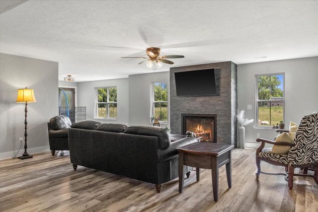 S53W26764 Gemstone COURT, Waukesha, WI 53189