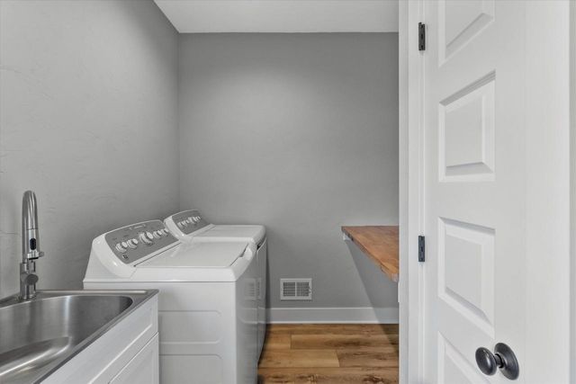 S53W26764 Gemstone COURT, Waukesha, WI 53189