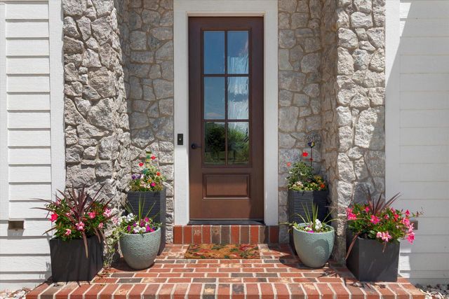 S53W26764 Gemstone COURT, Waukesha, WI 53189