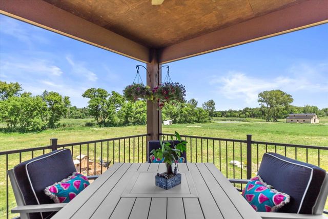 S53W26764 Gemstone COURT, Waukesha, WI 53189