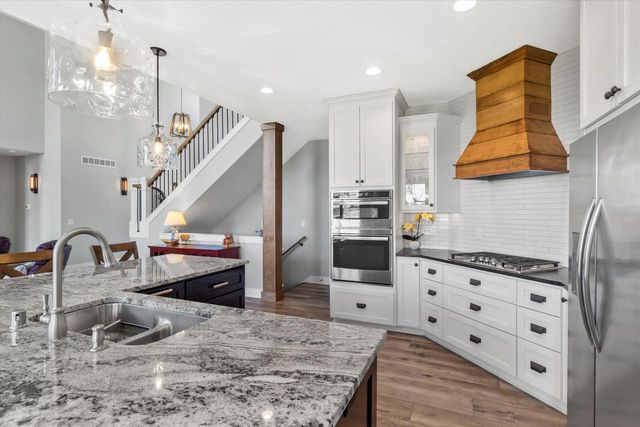 S53W26764 Gemstone COURT, Waukesha, WI 53189