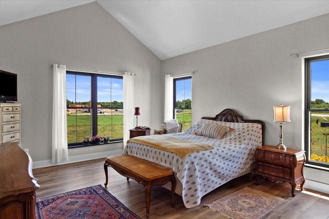 S53W26764 Gemstone COURT, Waukesha, WI 53189