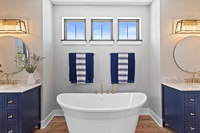 S53W26764 Gemstone COURT, Waukesha, WI 53189