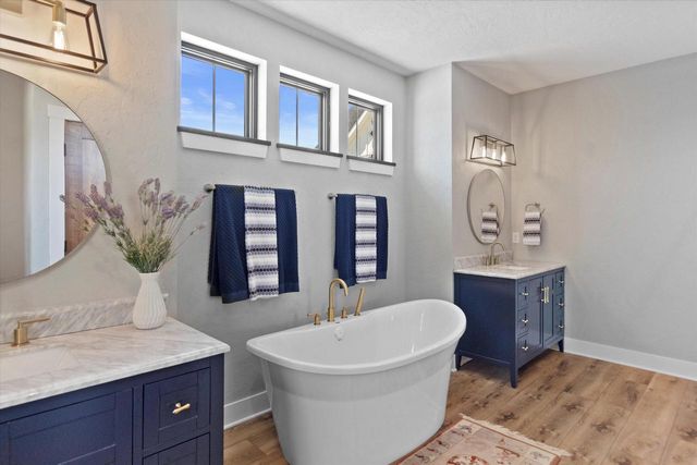 S53W26764 Gemstone COURT, Waukesha, WI 53189