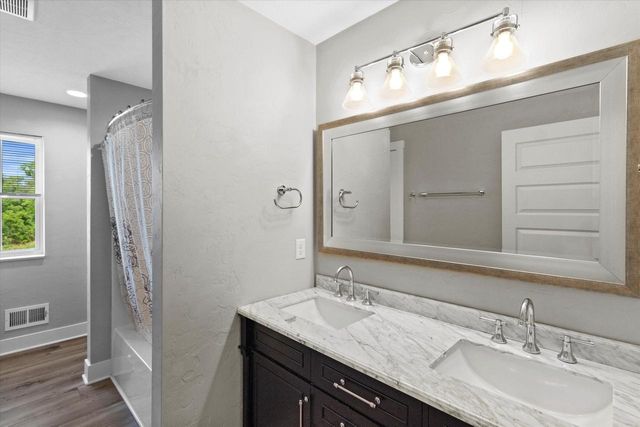 S53W26764 Gemstone COURT, Waukesha, WI 53189