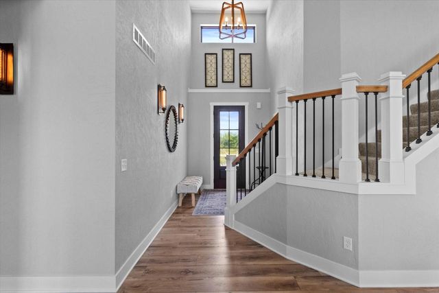 S53W26764 Gemstone COURT, Waukesha, WI 53189